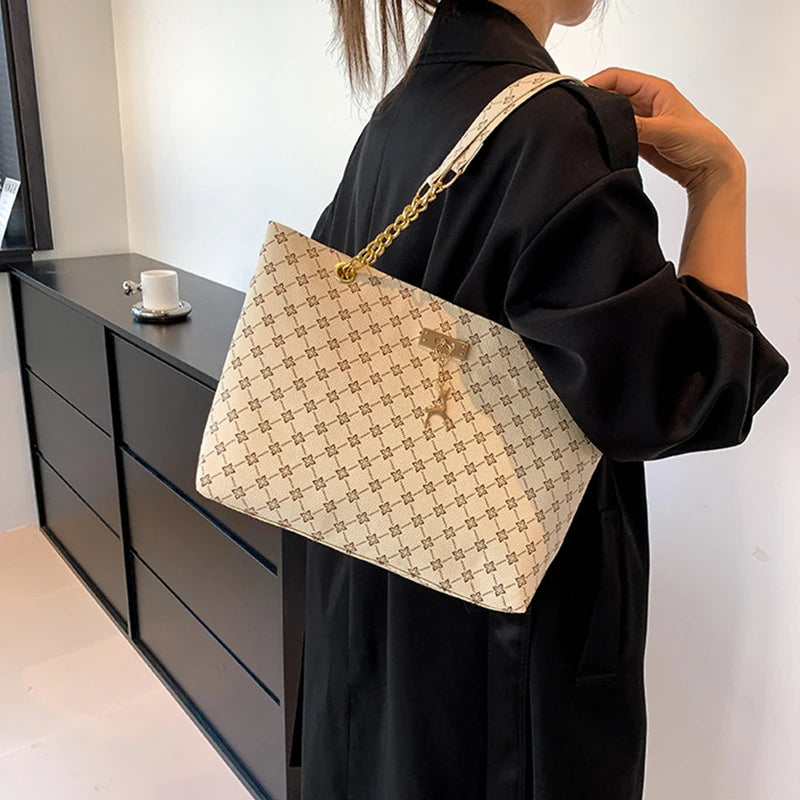 Women Soft Leather Tote Bag Large Capacity Shoulder Handbag with Hanging Charm Accessories