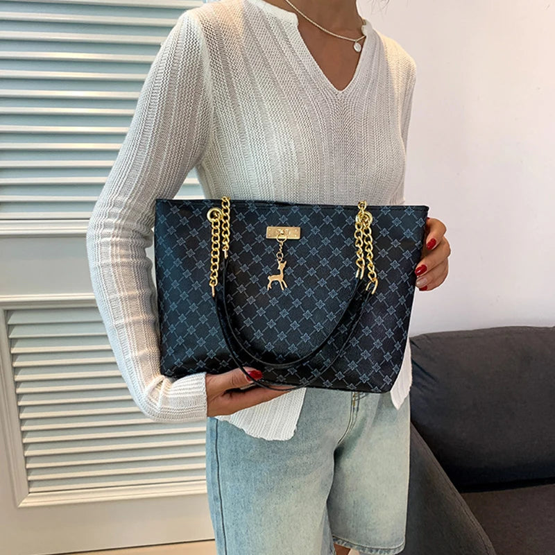 Women Soft Leather Tote Bag Large Capacity Shoulder Handbag with Hanging Charm Accessories